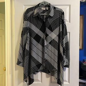 Black and White long sleeve high/low over shirt.